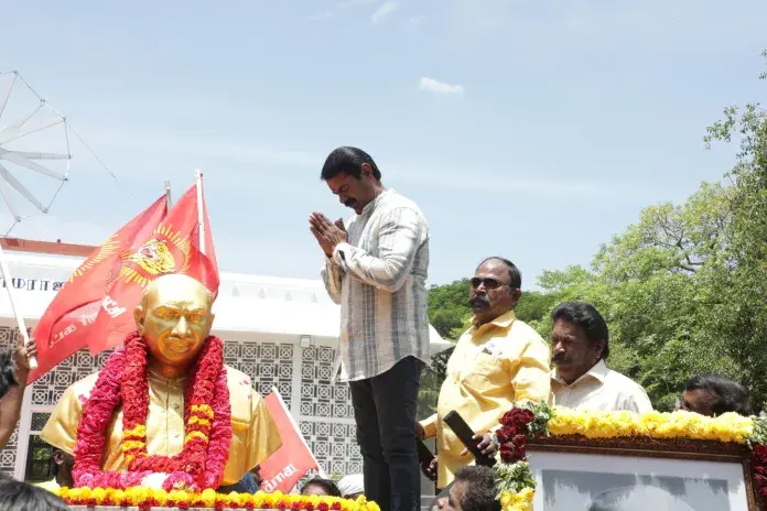 பெருந்த்தலைவர் காமராசர் அவர்களின் 122ஆம் ஆண்டு பிறந்தநாள்! – சீமான் மலர்வணக்கம்!