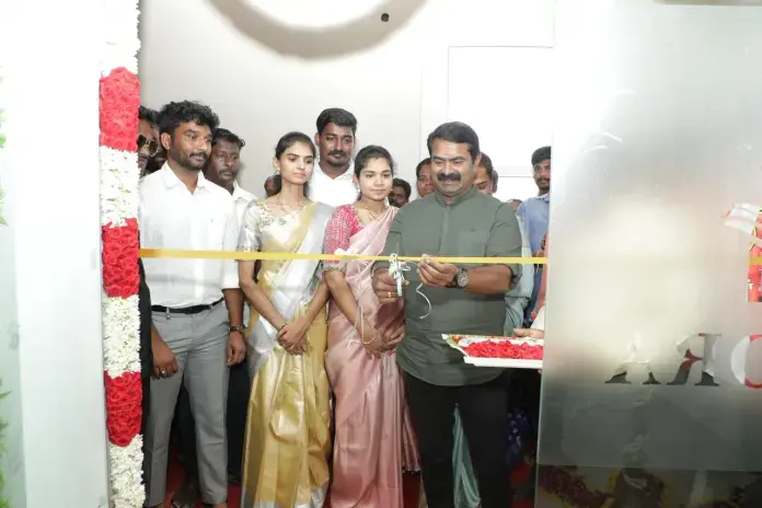 புதிதாக தொடங்கப்பட்ட மருத்துவமனை: சீமான் திறந்து வைத்தார்!