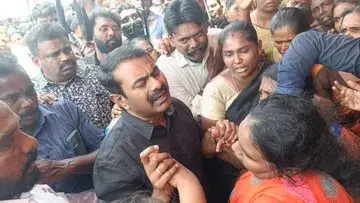 ஆணவப் படுகொலை செய்யப்பட்ட கவின் அவர்களின் இறுதி வணக்க நிகழ்வில் பங்கேற்றார் சீமான்!