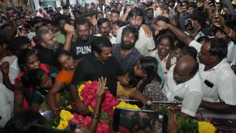 சோழிங்கநல்லூர் கண்ணகி நகர் தூய்மைப் பணியாளர் வரலட்சுமி உயிரழப்பு: சீமான் நேரில் ஆறுதல்